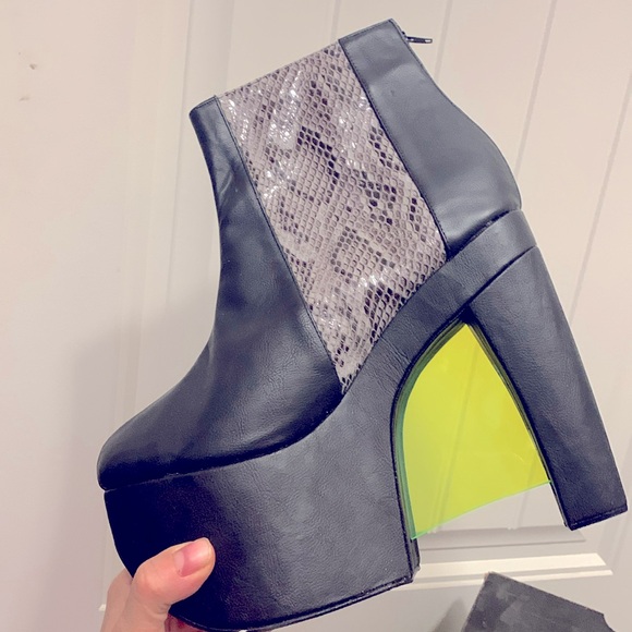 Gold Dot Helga Boots - Picture 1 of 7